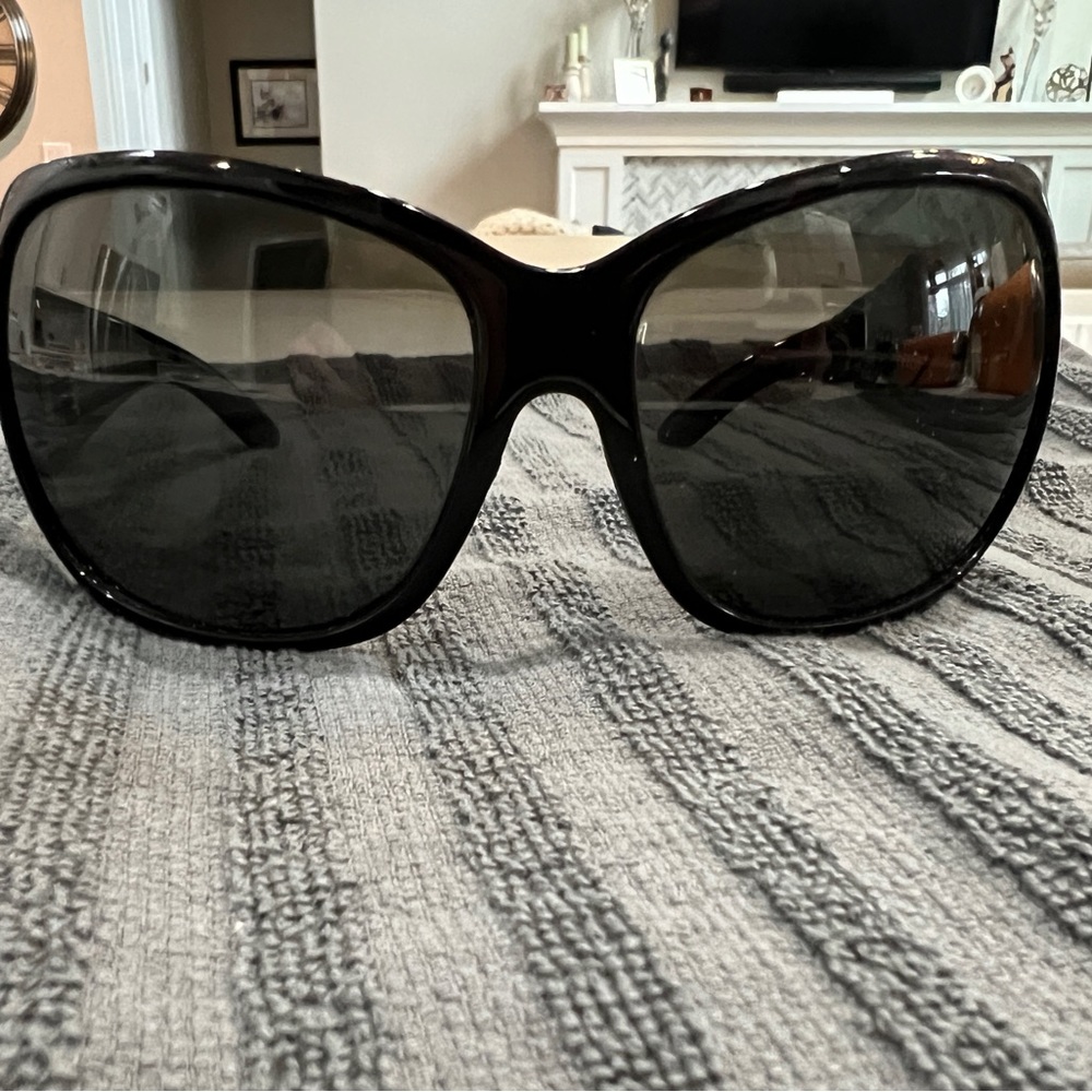 KAENON LEILA Sunglasses in Black